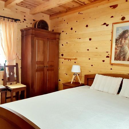 El Paso City, Zlatibor - Unique Wooden Cottages, Treehouse, Wild West Rooms, Accommodation 1-6 People מראה חיצוני תמונה