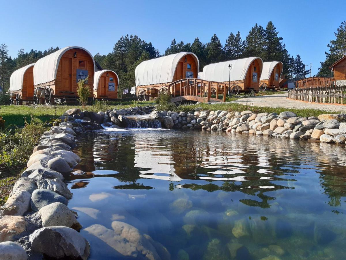 El Paso City, Zlatibor - Unique Wooden Cottages, Treehouse, Wild West Rooms, Accommodation 1-6 People מראה חיצוני תמונה