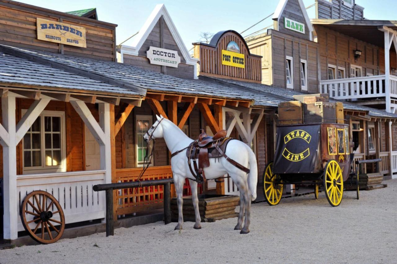 El Paso City, Zlatibor - Unique Wooden Cottages, Treehouse, Wild West Rooms, Accommodation 1-6 People מראה חיצוני תמונה