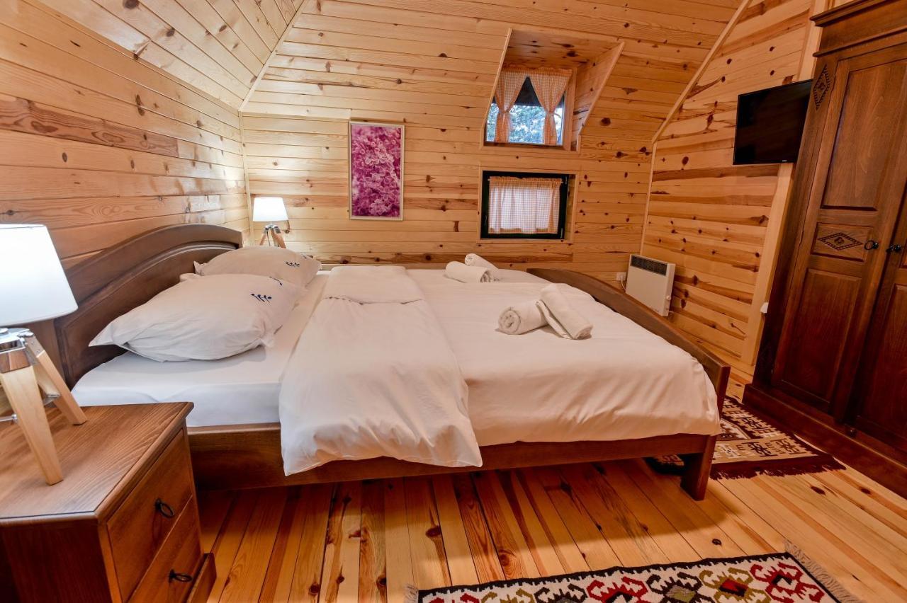 El Paso City, Zlatibor - Unique Wooden Cottages, Treehouse, Wild West Rooms, Accommodation 1-6 People מראה חיצוני תמונה