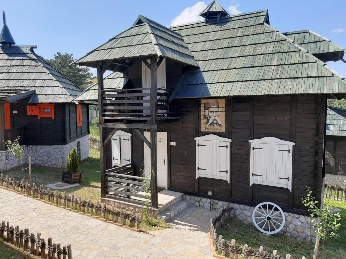El Paso City, Zlatibor - Unique Wooden Cottages, Treehouse, Wild West Rooms, Accommodation 1-6 People מראה חיצוני תמונה