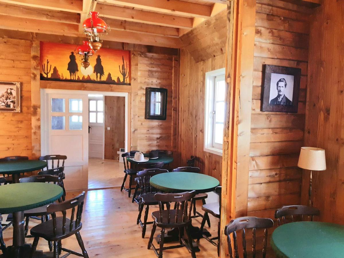 El Paso City, Zlatibor - Unique Wooden Cottages, Treehouse, Wild West Rooms, Accommodation 1-6 People מראה חיצוני תמונה