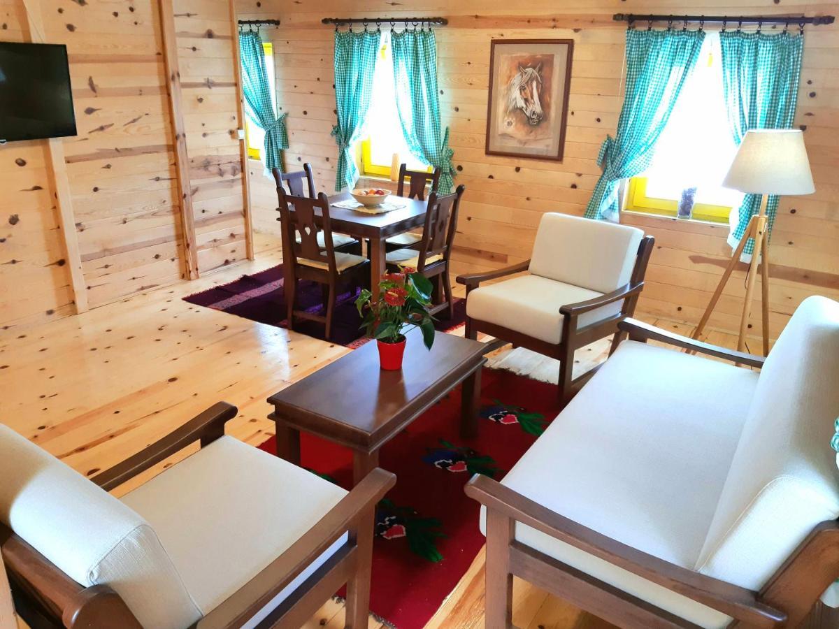 El Paso City, Zlatibor - Unique Wooden Cottages, Treehouse, Wild West Rooms, Accommodation 1-6 People מראה חיצוני תמונה