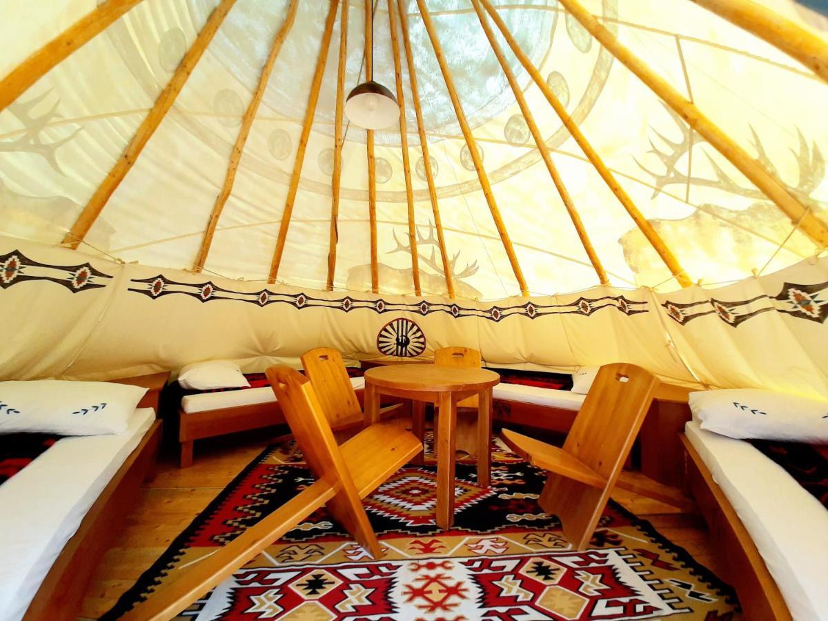 El Paso City, Zlatibor - Unique Wooden Cottages, Treehouse, Wild West Rooms, Accommodation 1-6 People מראה חיצוני תמונה