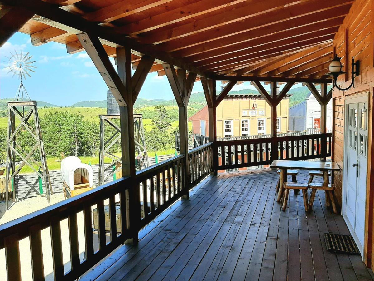 El Paso City, Zlatibor - Unique Wooden Cottages, Treehouse, Wild West Rooms, Accommodation 1-6 People מראה חיצוני תמונה