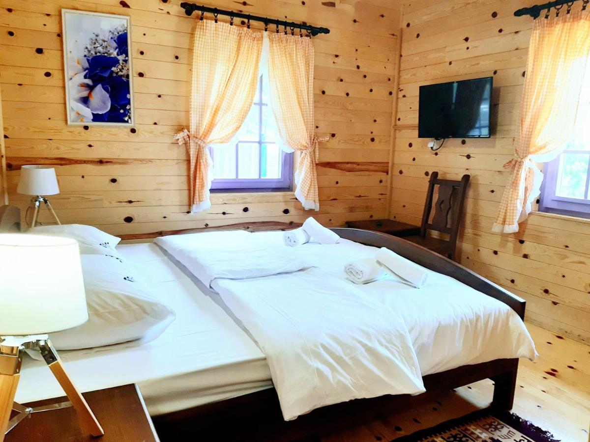 El Paso City, Zlatibor - Unique Wooden Cottages, Treehouse, Wild West Rooms, Accommodation 1-6 People מראה חיצוני תמונה