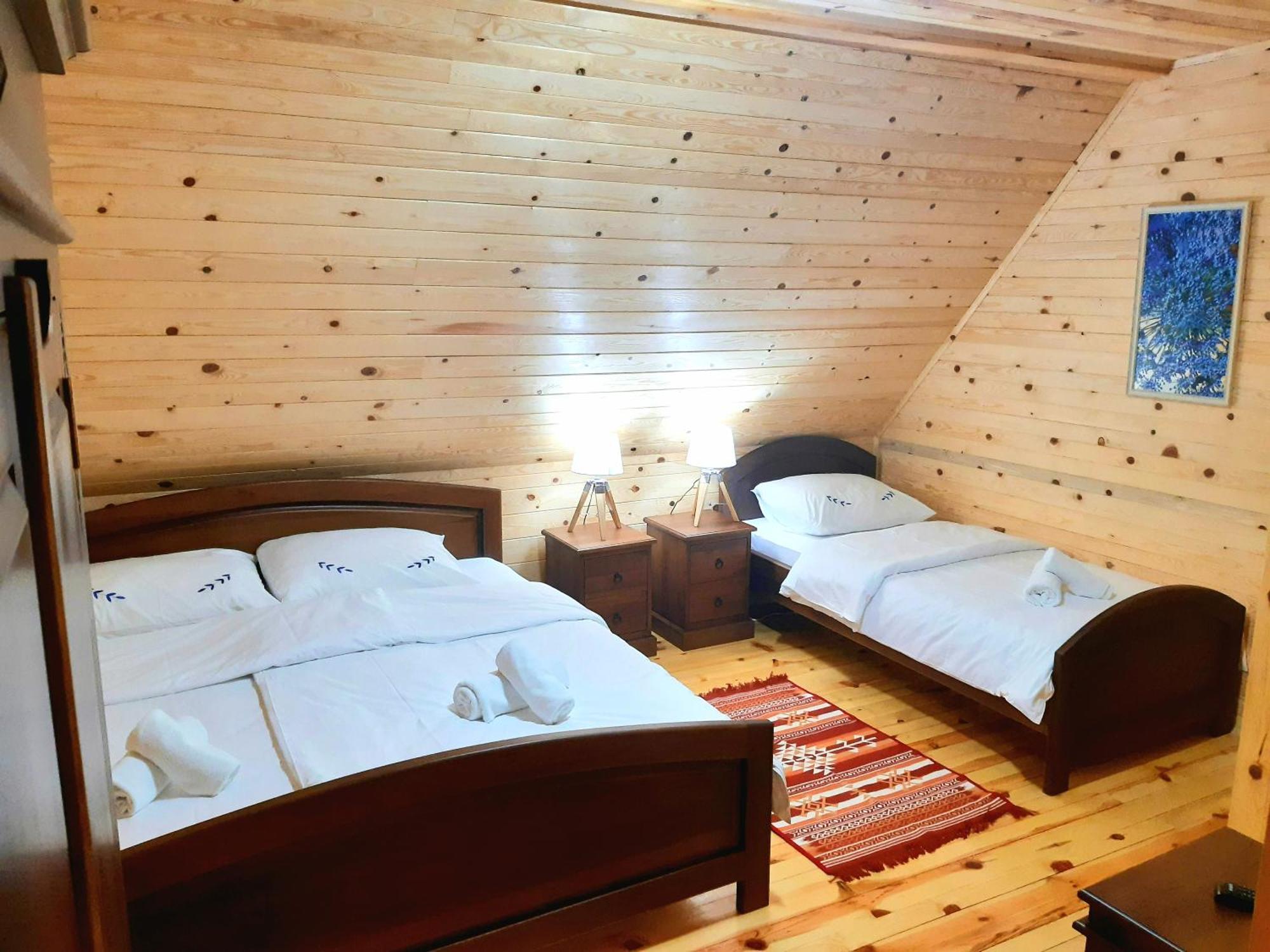 El Paso City, Zlatibor - Unique Wooden Cottages, Treehouse, Wild West Rooms, Accommodation 1-6 People חדר תמונה