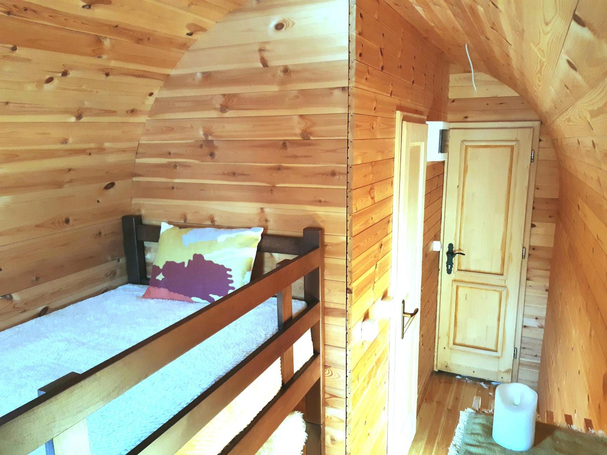 El Paso City, Zlatibor - Unique Wooden Cottages, Treehouse, Wild West Rooms, Accommodation 1-6 People חדר תמונה