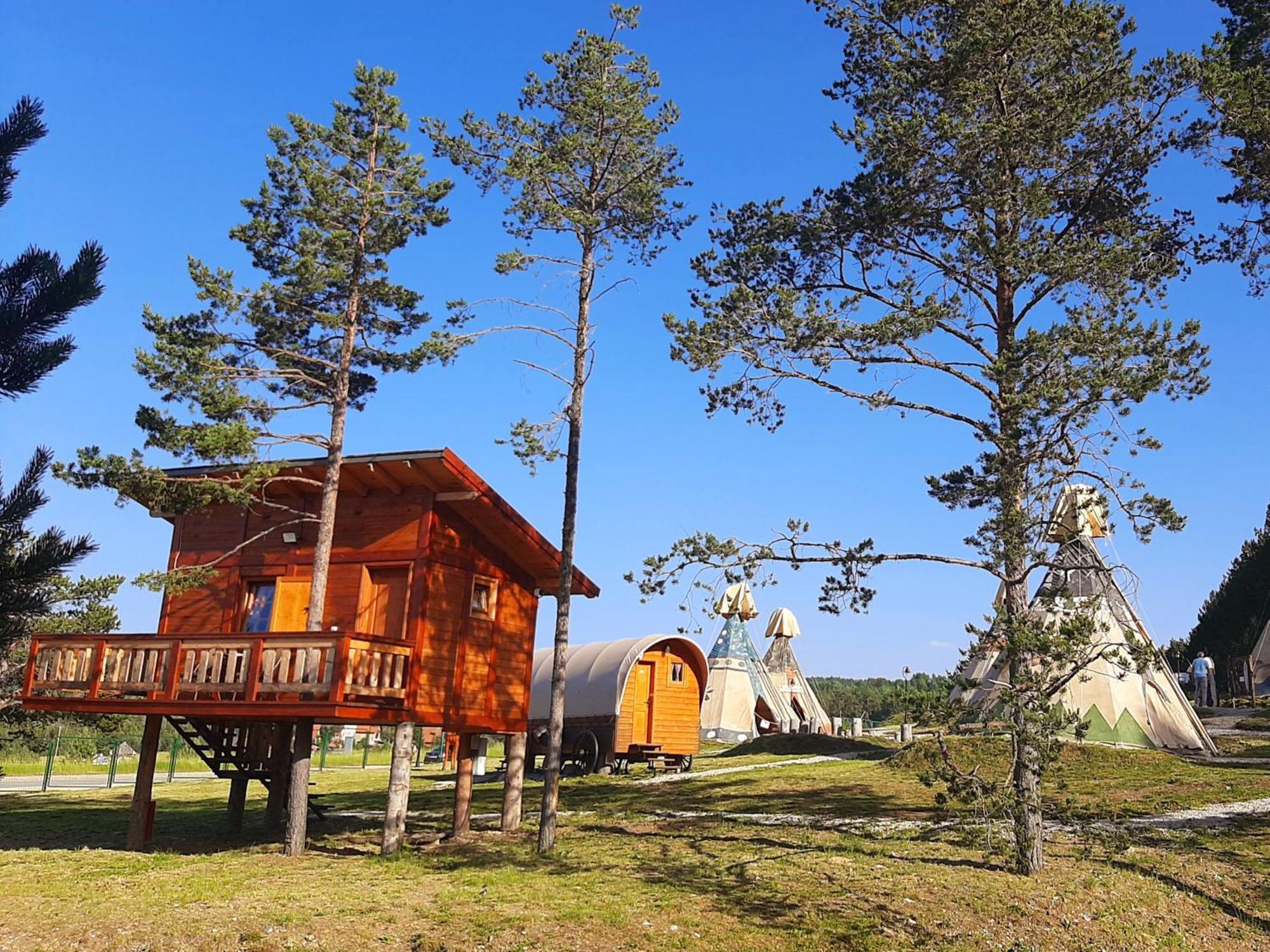 El Paso City, Zlatibor - Unique Wooden Cottages, Treehouse, Wild West Rooms, Accommodation 1-6 People מראה חיצוני תמונה